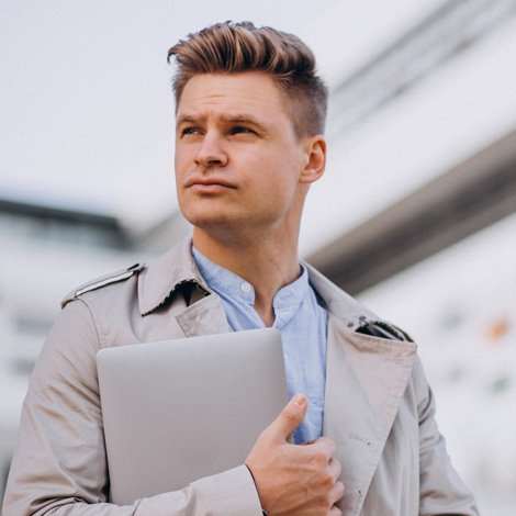 Менеджер Вадим